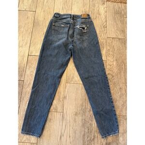 American Eagle Mom Jeans size 0 Regular Blue Distressed‎ High Rise Denim Womens